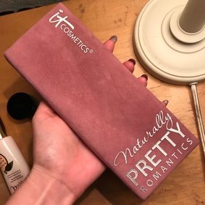 It Cosmetics Naturally Pretty Romantics Palette